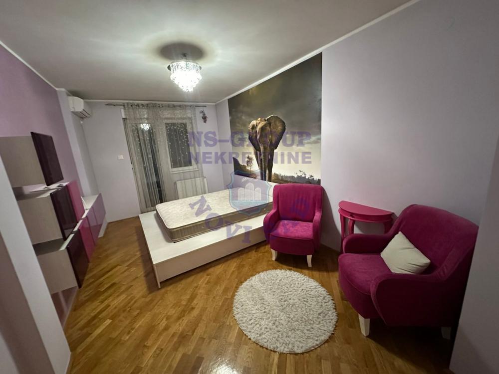 Slika 2 - Prodaja stana, Bulevar oslobođenja Novi Sad, sa terasom, ima lift