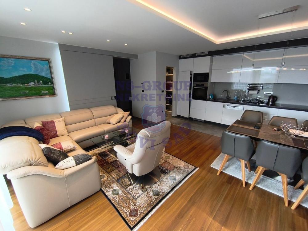 Slika 1 - Odličan trosoban stan na Novoj Detelinari!