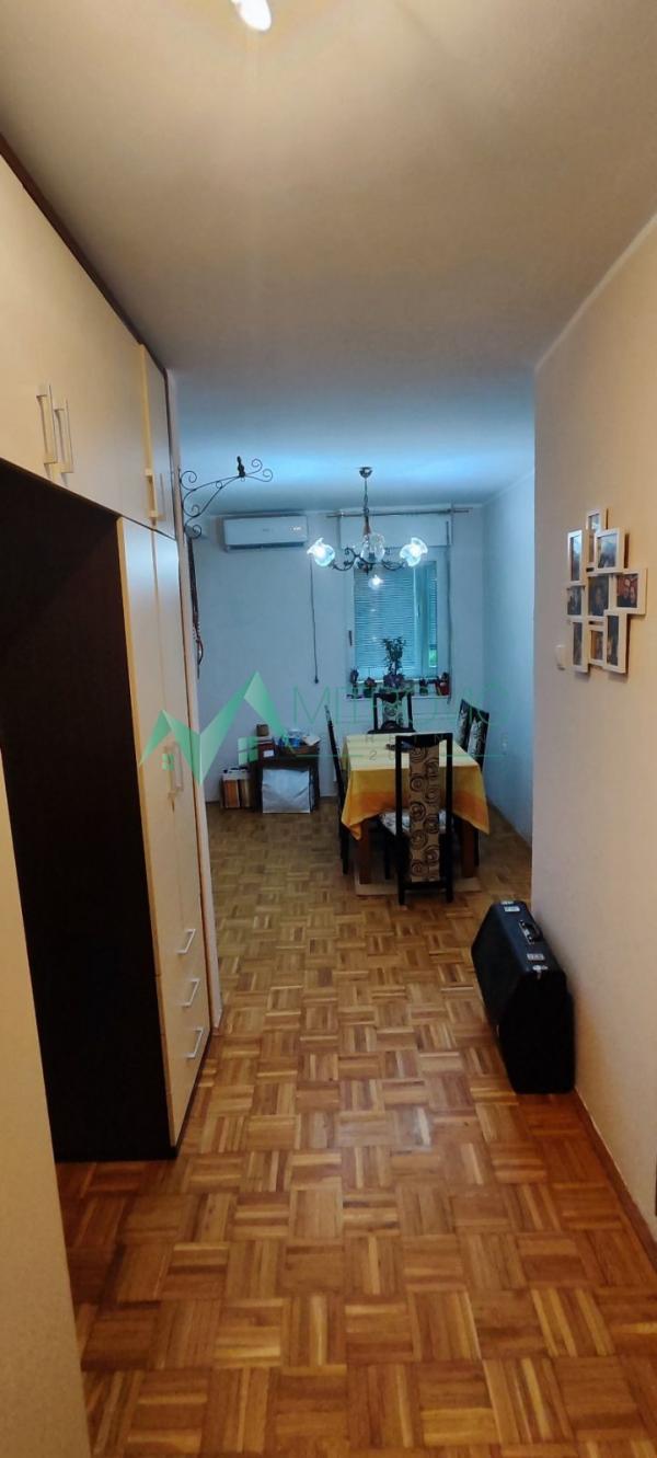 Slika 8 - Troiposoban stan 65 m² na Jugovićevom naselju sa liftom 