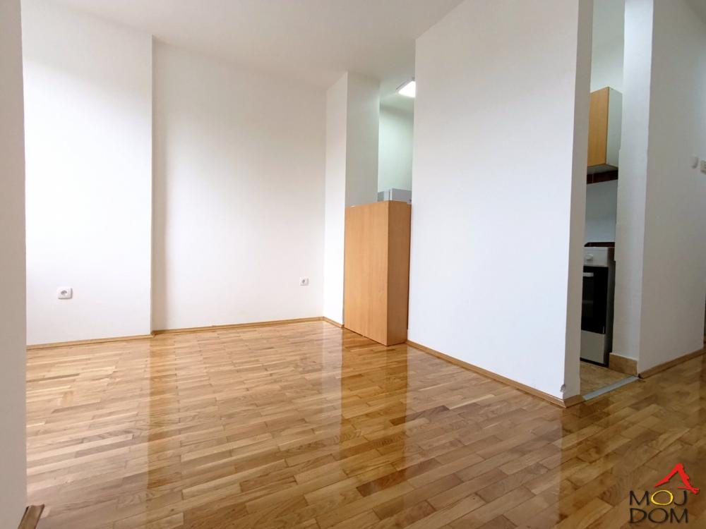 Slika 5 - Stan,NOVI SAD,NOVO NASELJE,kv: 23, € 75000, ID: 1031814