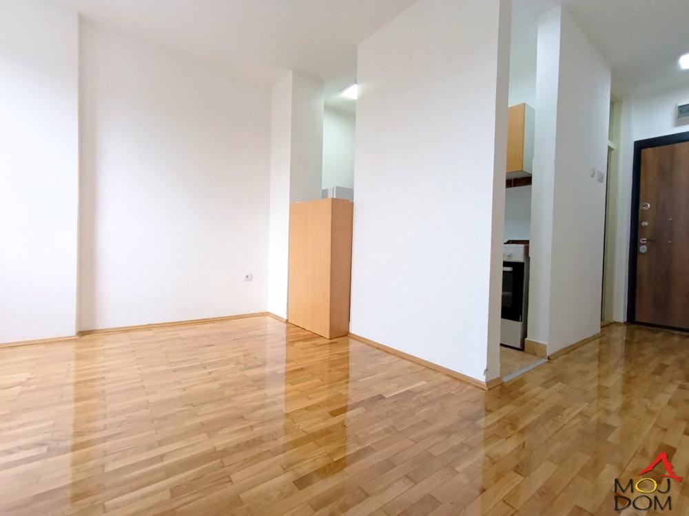 Slika 6 - Stan,NOVI SAD,NOVO NASELJE,kv: 23, € 75000, ID: 1031814