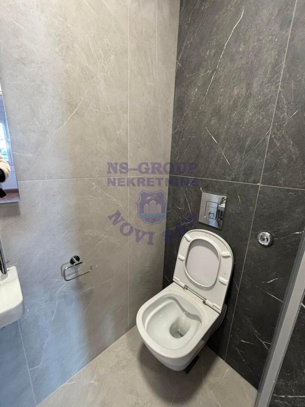 Slika 11 - Prodaja stana, 74m2, Podbara Novi Sad, sa terasom, ima lift