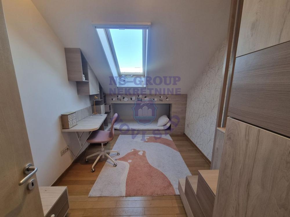 Slika 3 - Petosoban, 132m2, Telep Novi Sad, sa terasom, ima lift