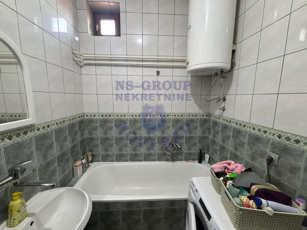 Slika 5 - Dvosoban stan u Petrovaradinu!