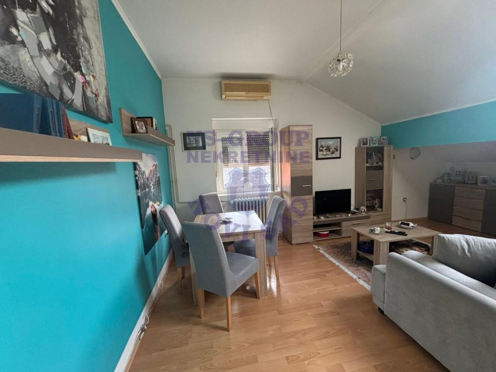 Slika 1 - Dvosoban stan u Petrovaradinu!