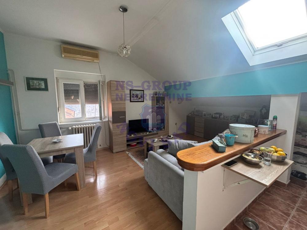 Slika 3 - Dvosoban stan u Petrovaradinu!