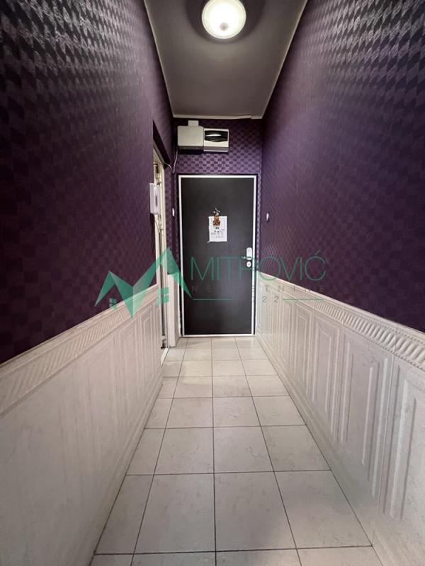 Slika 9 - Novi Sad, strogi centar - Kompletno nameštena garsonjera 