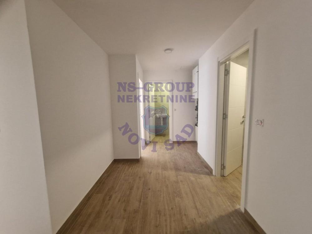 Slika 1 - Četvorosoban stan na Petrovaradnu - Novogradnja