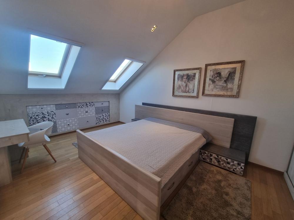 Slika 3 - Prodaja stana, 132m2, Telep Novi Sad, sa terasom, ima lift