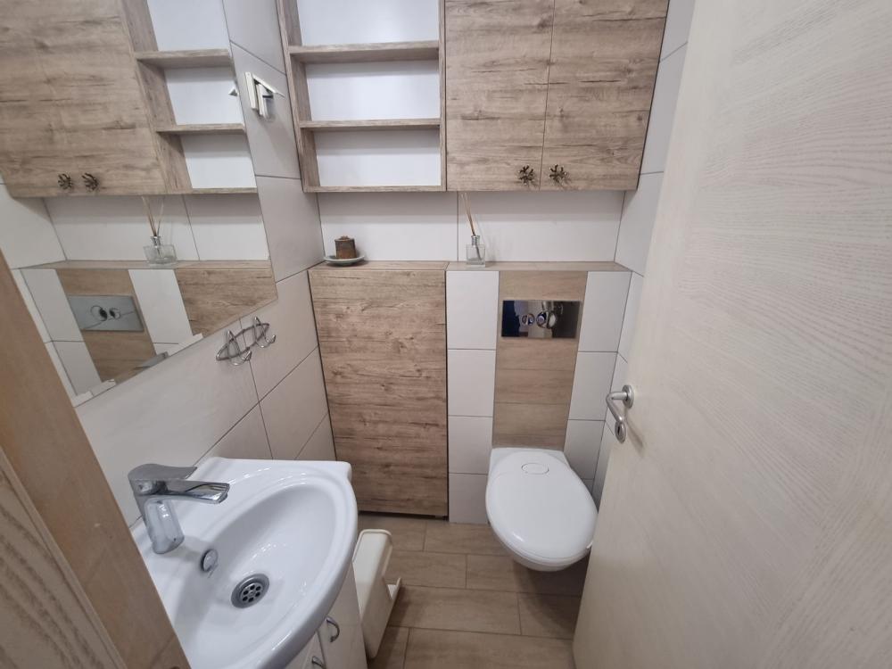 Slika 7 - Prodaja stana, 132m2, Telep Novi Sad, sa terasom, ima lift