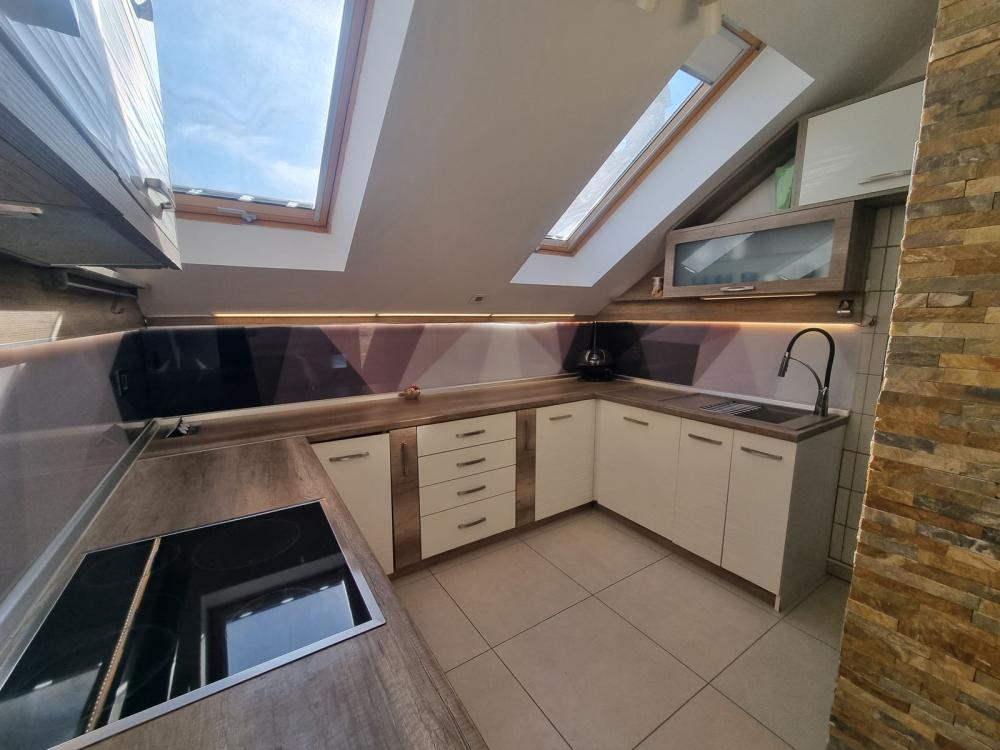 Slika 2 - Prodaja stana, 132m2, Telep Novi Sad, sa terasom, ima lift