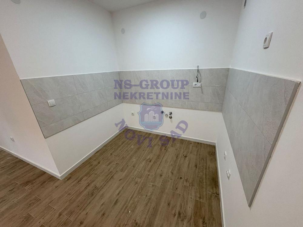 Slika 2 - Dvosoban, 44m2, Nova Detelinara Novi Sad, sa terasom, ima lift