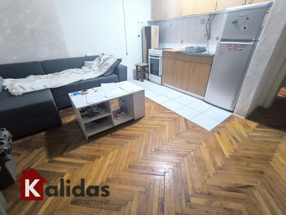 Slika 1 - Stan,NOVI SAD,BULEVAR,kv: 28, € 85000, ID: 1008569