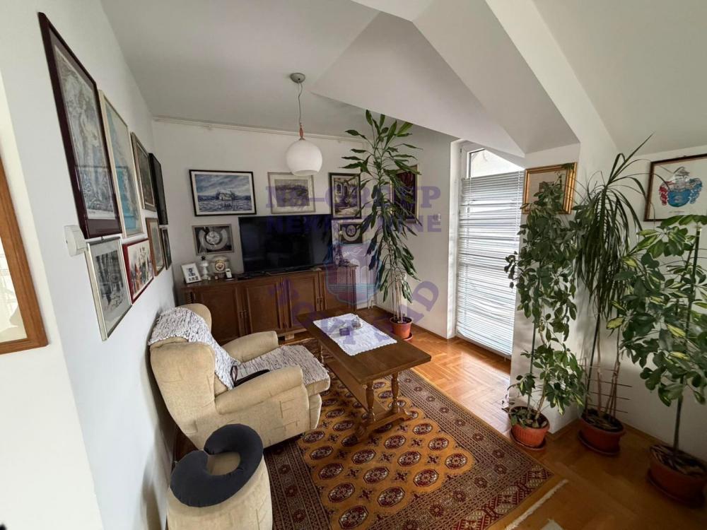 Glavna slika -Cetvorosoban stan u Veterniku