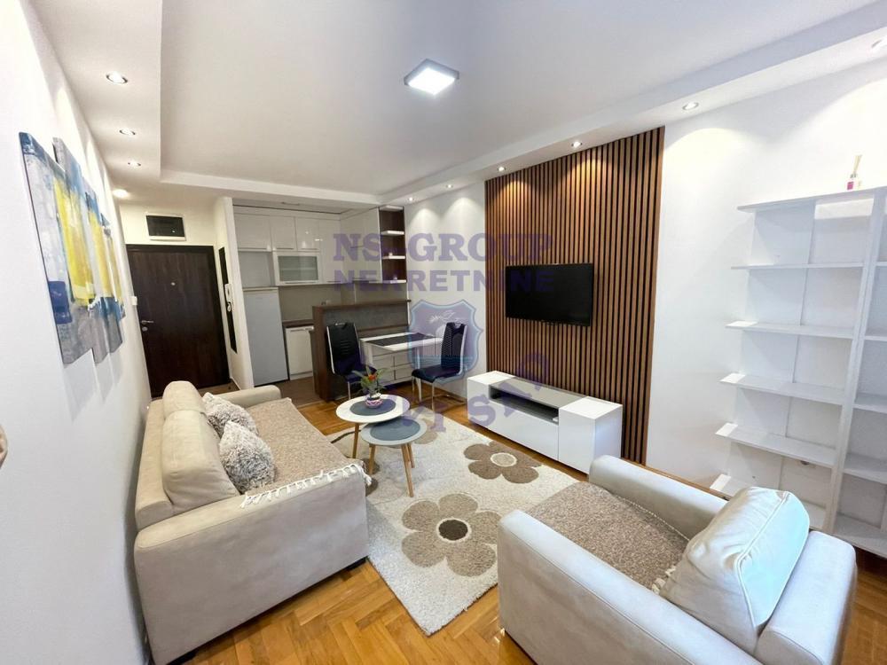 Glavna slika -Odlican dvosoban stan na Novom Naselju!