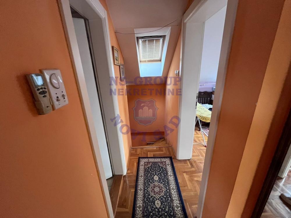 Slika 8 - Cetvorosoban stan u Veterniku!