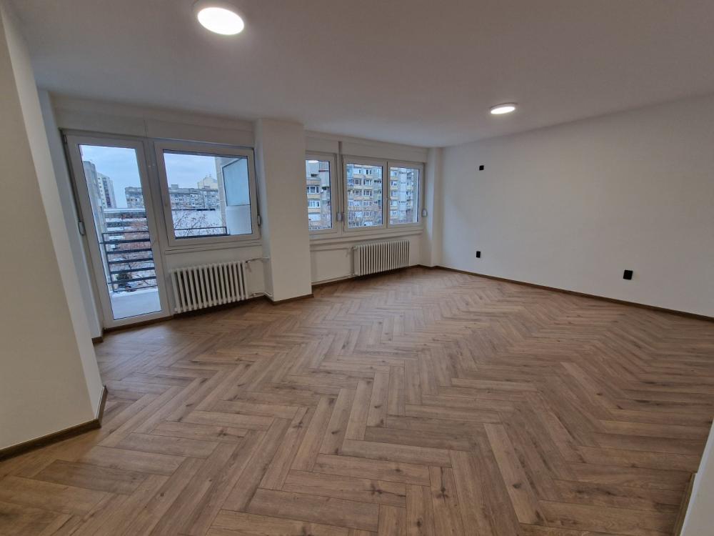 Slika 3 - Stan,NOVI SAD,BULEVAR,kv: 73.00, € 216300, ID: 1059127