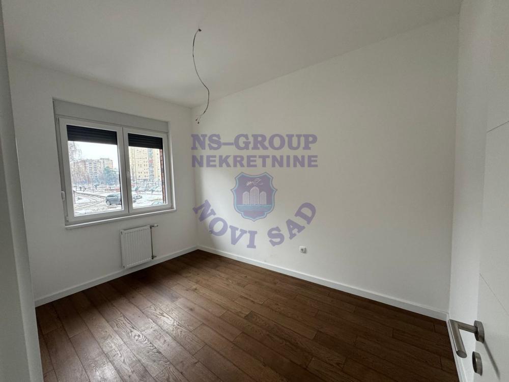 Slika 1 - Dvosoban,sjajan,Novo Naselje