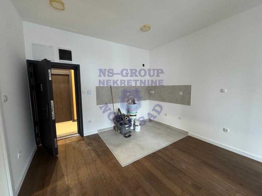 Slika 2 - Dvosoban,sjajan,Novo Naselje