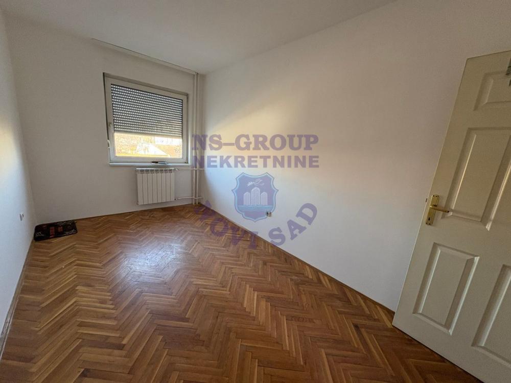 Glavna slika -Dvosoban, 37m2, 562814 Novi Sad, sa terasom, ima lift