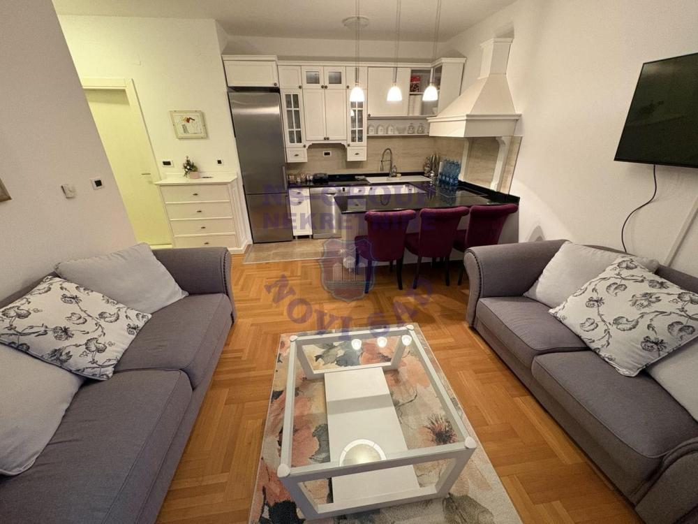 Glavna slika -Dvosoban, 37m2, 560288 Novi Sad, ima lift