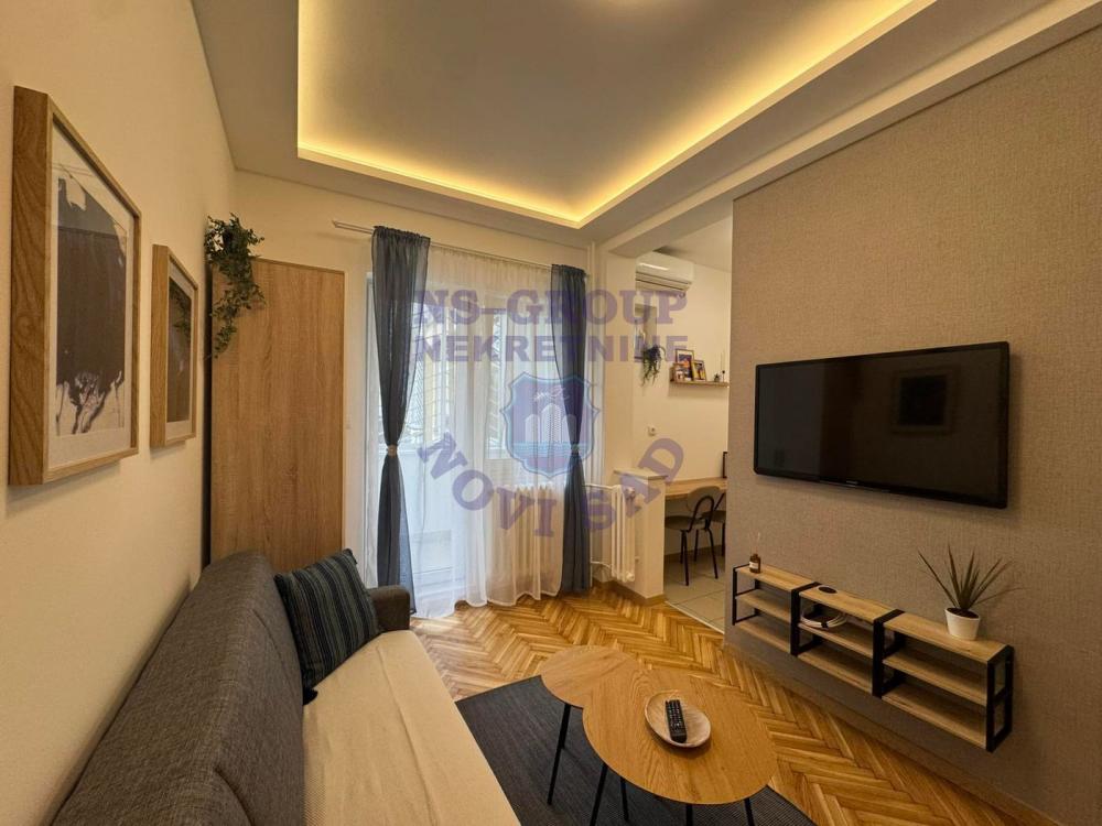 Slika 0 - Garsonjera na Bulevaru Oslobodjenja