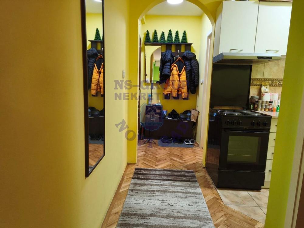 Slika 3 - Prodaja stana, 35m2, Bulevar oslobođenja Novi Sad, sa terasom, ima lift