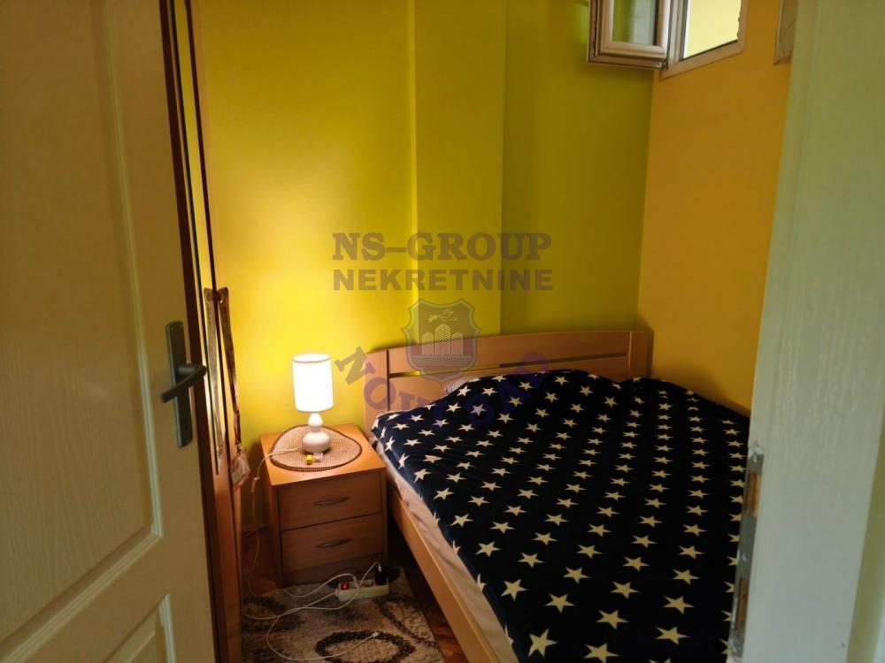 Slika 4 - Prodaja stana, 35m2, Bulevar oslobođenja Novi Sad, sa terasom, ima lift