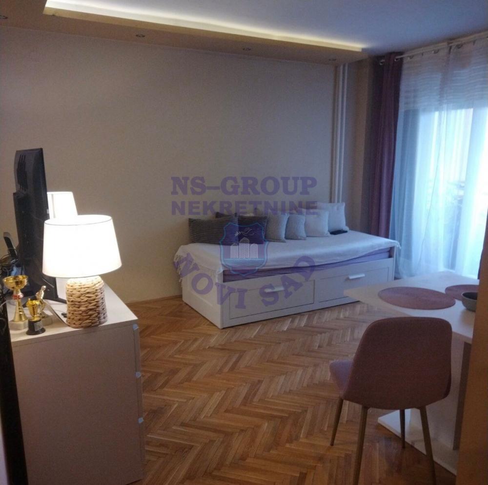 Slika 1 - Jednoiposoban, 35m2, Bulevar oslobođenja Novi Sad, sa terasom, ima lift