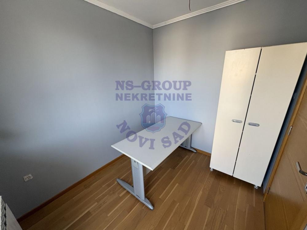 Slika 3 - Dvosoban, 42m2, 559221 Novi Sad, sa terasom, ima lift