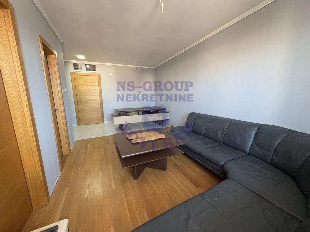 Glavna slika -Dvosoban, 42m2, 559221 Novi Sad, sa terasom, ima lift