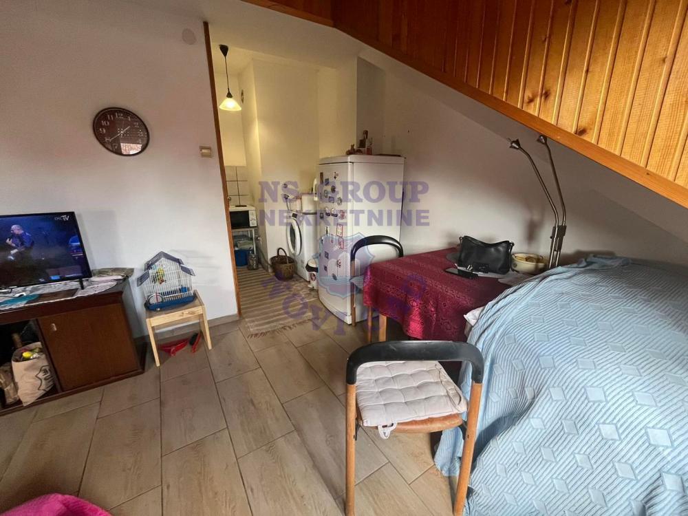 Slika 2 - Jednoiposoban,odlican,Novo Naselje