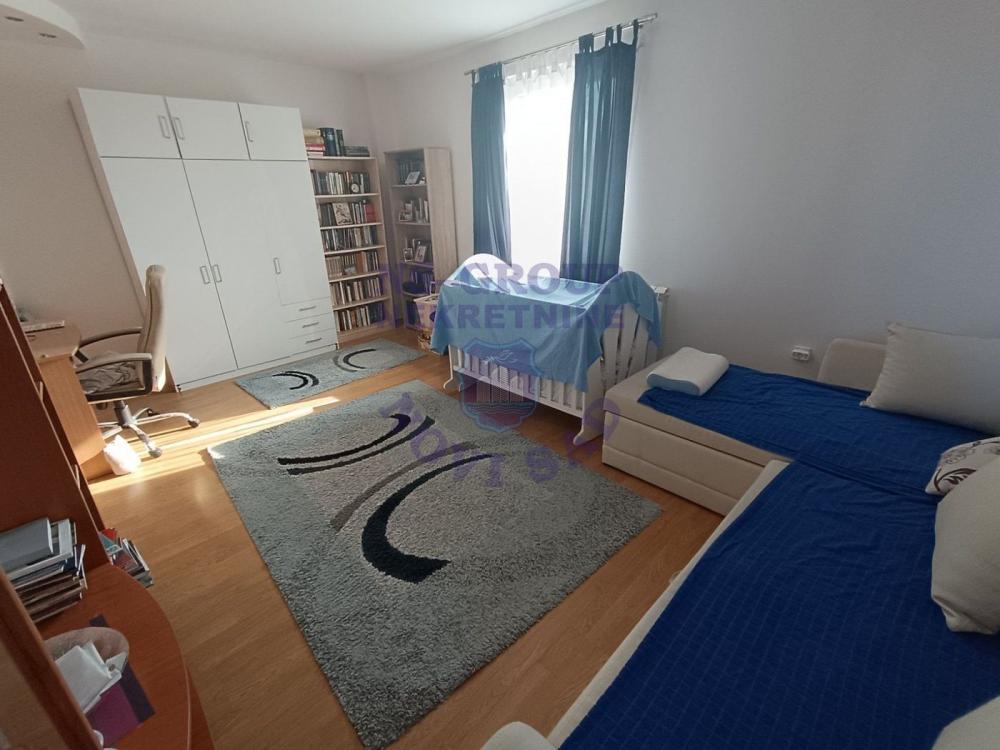 Slika 4 - 564062 - Fantastična kuća kod Novosadskog puta!