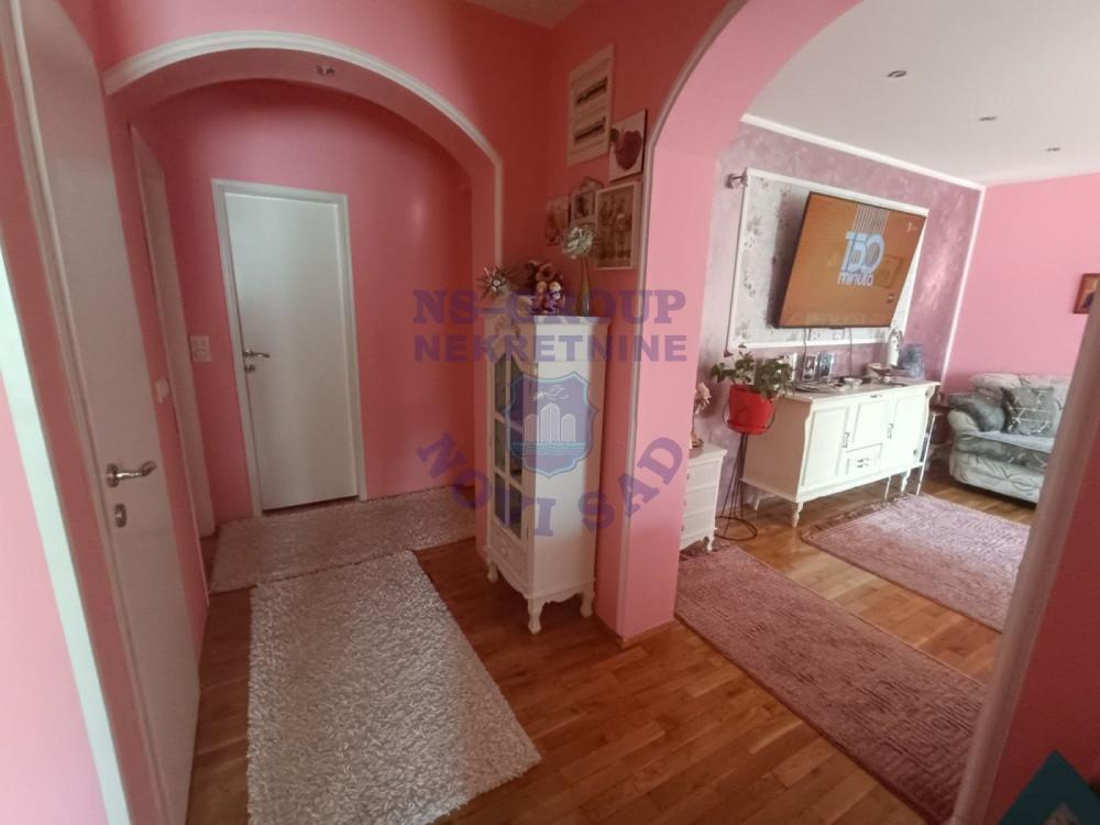 Slika 6 - 564062 - Fantastična kuća kod Novosadskog puta!