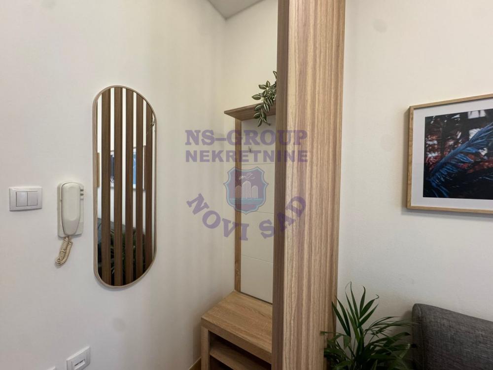 Slika 4 - Jednosoban, 20m2, Bulevar oslobođenja Novi Sad, sa terasom, ima lift