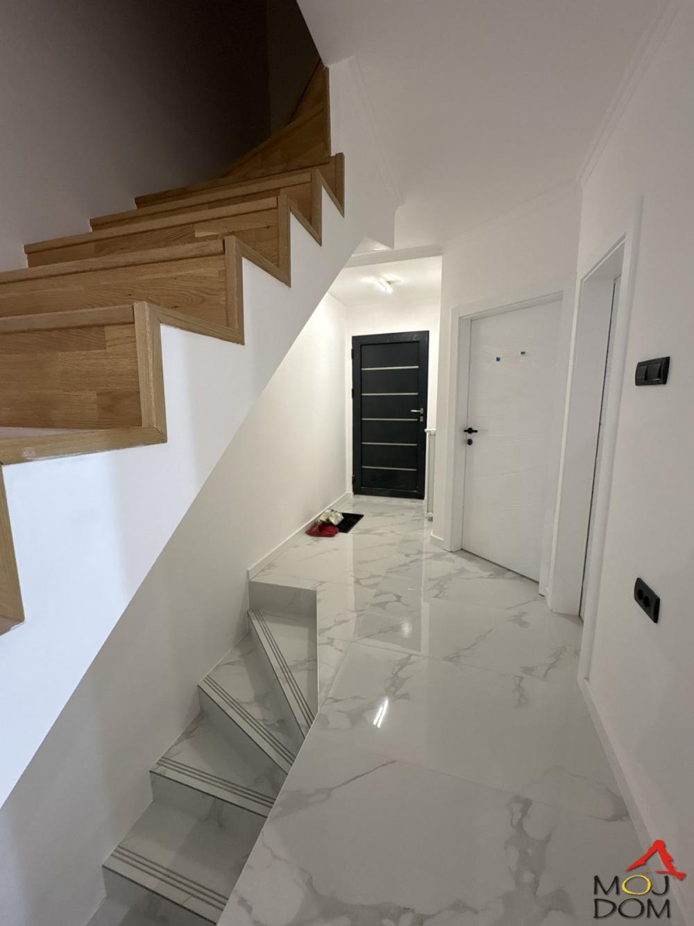 Glavna slika -Stan,NOVI SAD,TELEP,kv: 226, € 345000, ID: 1031830