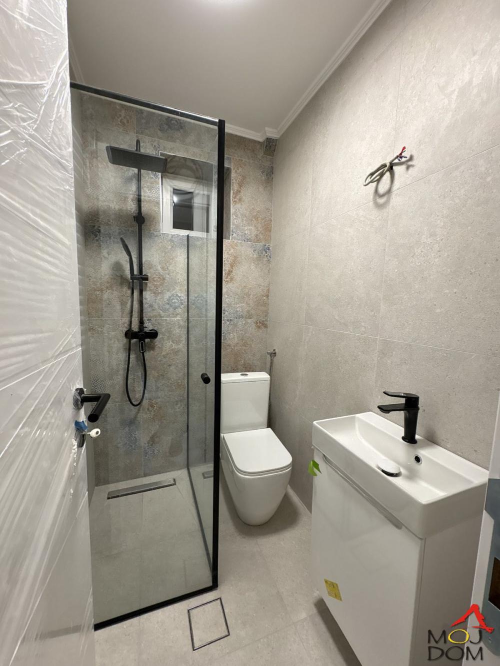 Slika 6 - Stan,NOVI SAD,TELEP,kv: 226, € 345000, ID: 1031830