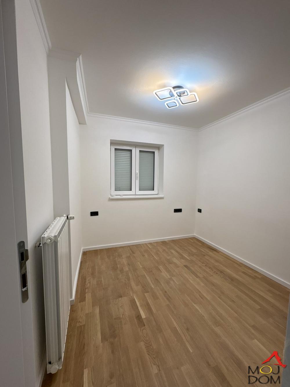 Slika 7 - Stan,NOVI SAD,TELEP,kv: 226, € 345000, ID: 1031830