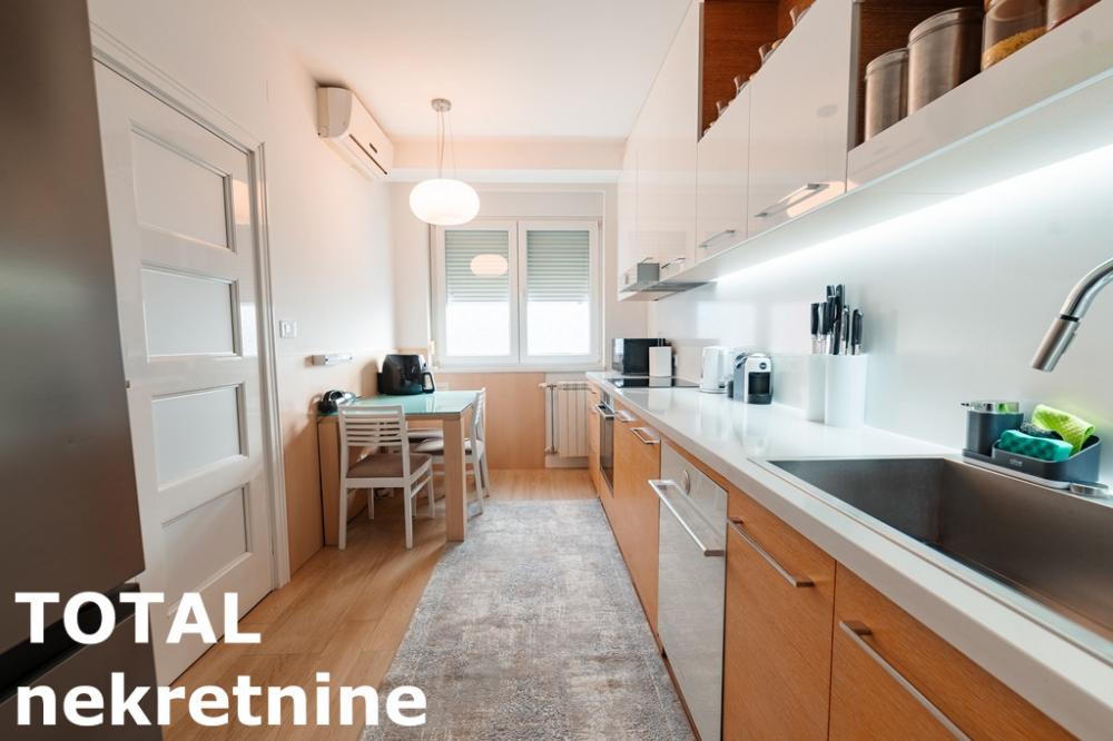 Slika 10 - Stan,NOVI SAD,BULEVAR,kv: 213.00, € 617700, ID: 1102228