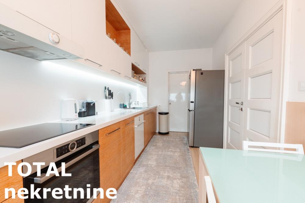 Slika 11 - Stan,NOVI SAD,BULEVAR,kv: 213.00, € 617700, ID: 1102228