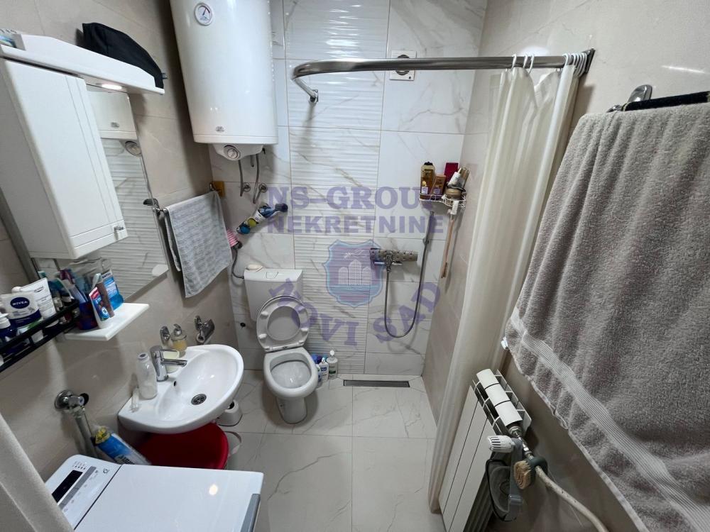 Slika 3 - Dvosoban, 44m2, Bulevar oslobođenja Novi Sad, sa terasom, ima lift