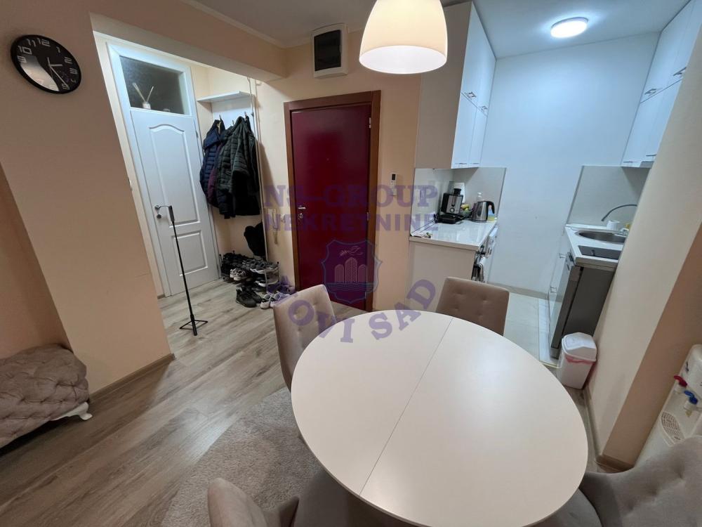 Slika 10 - Dvosoban, 44m2, Bulevar oslobođenja Novi Sad, sa terasom, ima lift