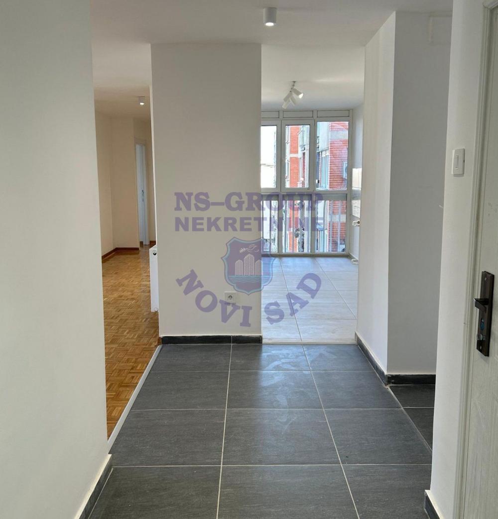 Slika 9 - Prodaja stana, 85m2, Liman 4 Novi Sad, ima lift