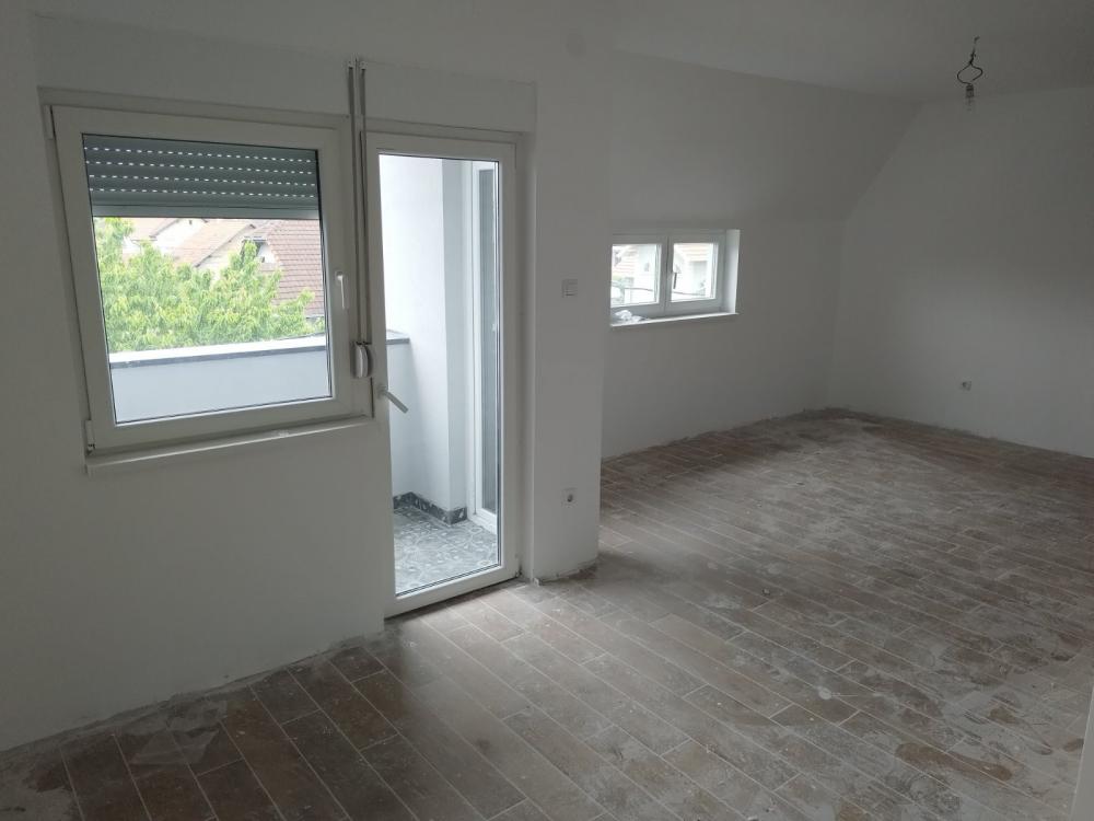 Slika 3 - Stan,NOVI SAD,VETERNIK,kv: 61.00, € 107500, ID: 1057985