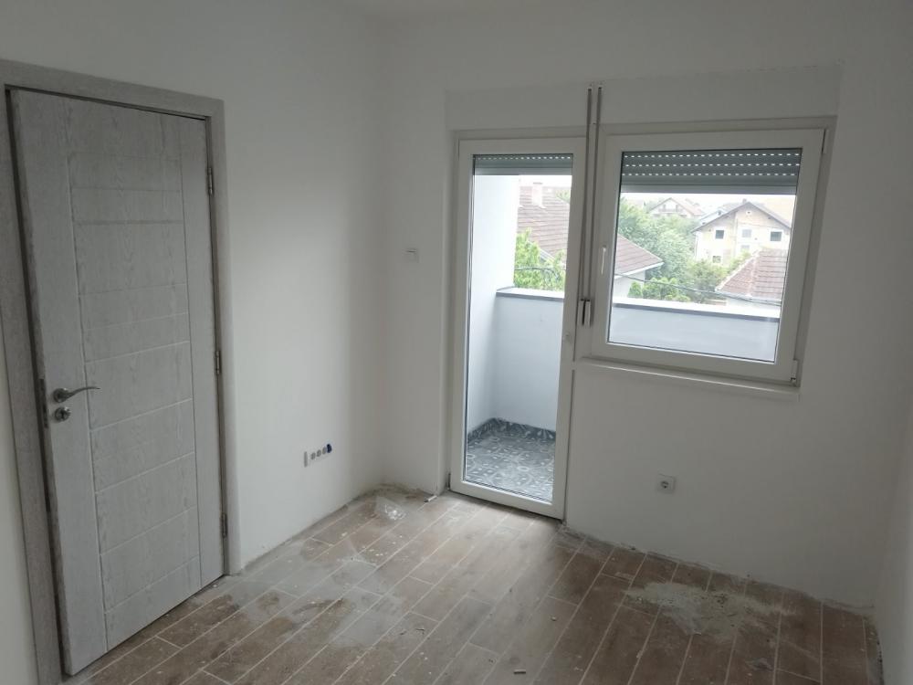 Slika 7 - Stan,NOVI SAD,VETERNIK,kv: 61.00, € 107500, ID: 1057985