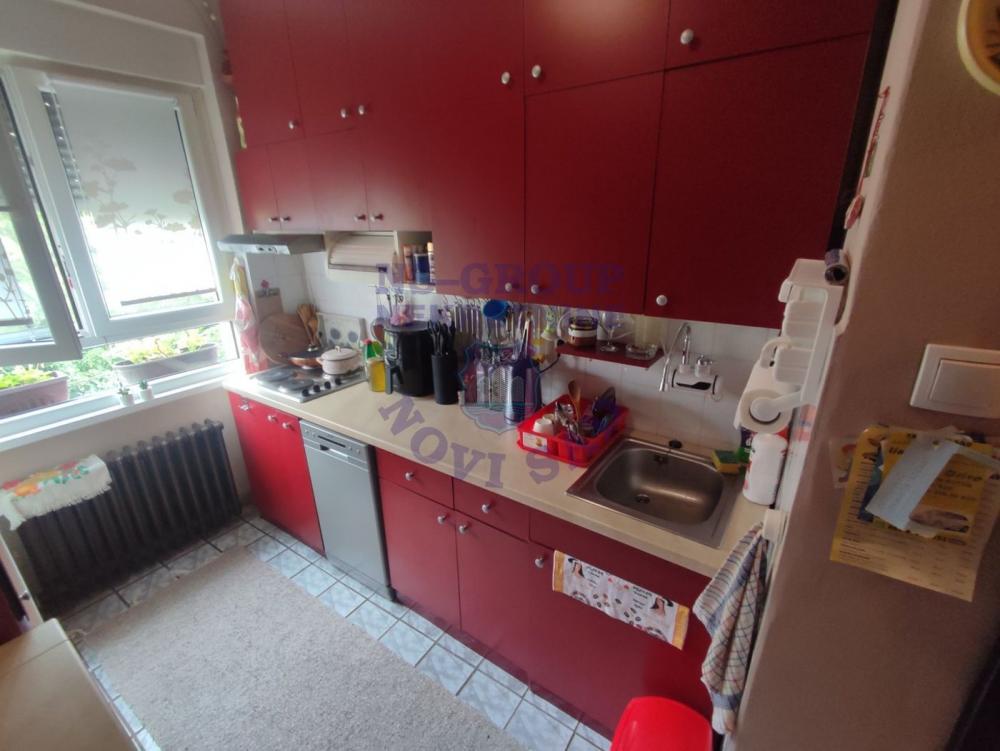 Slika 2 - Odlican dvosoban stan na Grbavici!