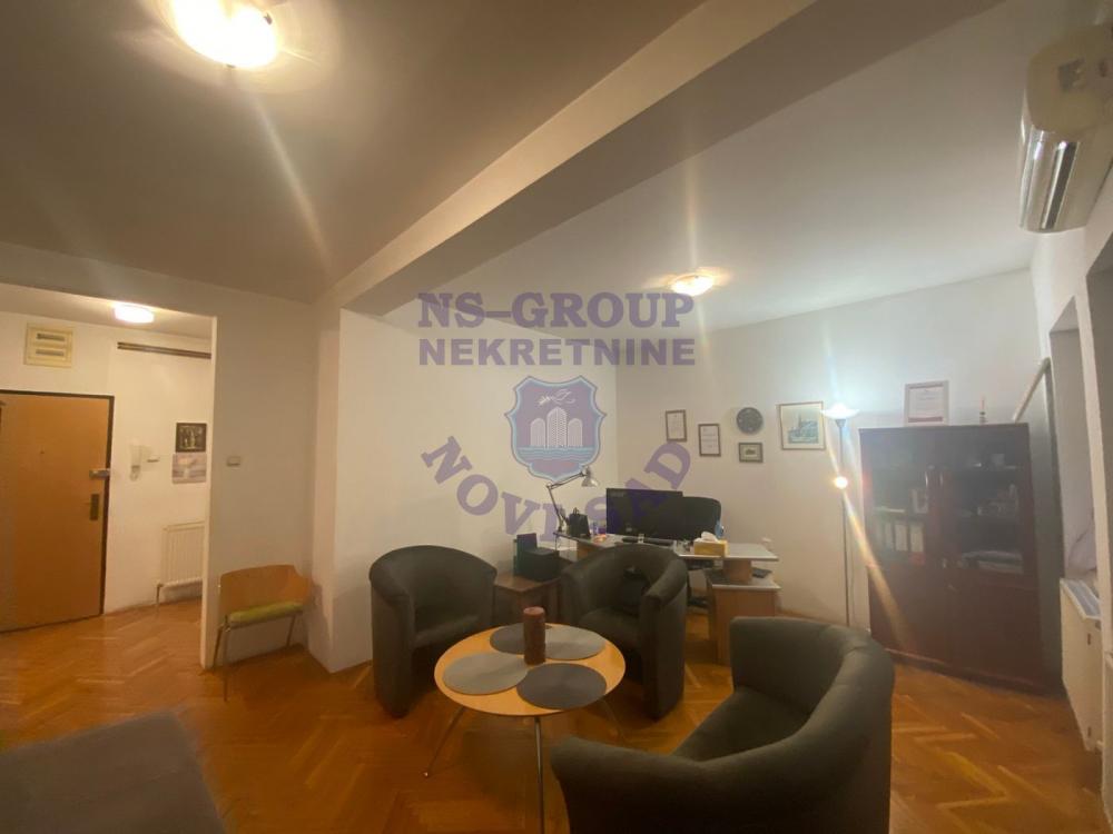 Slika 2 - Odlican dvosoban stan na Socijalnom 