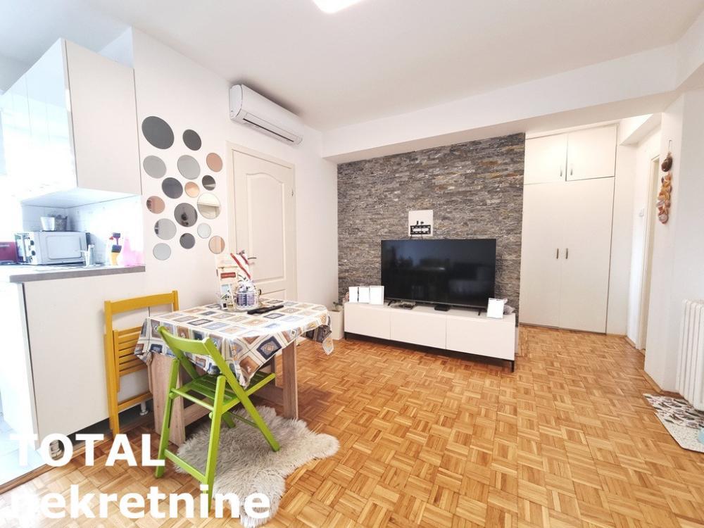 Glavna slika -Stan,NOVI SAD,BULEVAR,kv: 53.00, € 160000, ID: 1102251