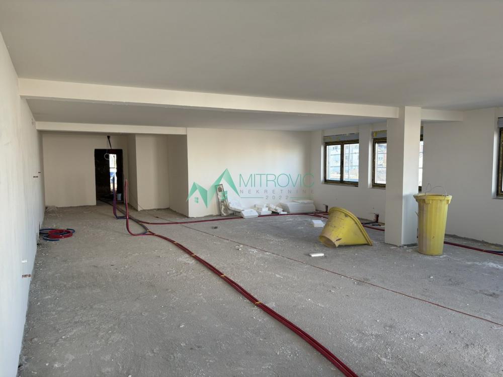 Slika 3 - Lux četvorosoban stan na Salajci-108m2