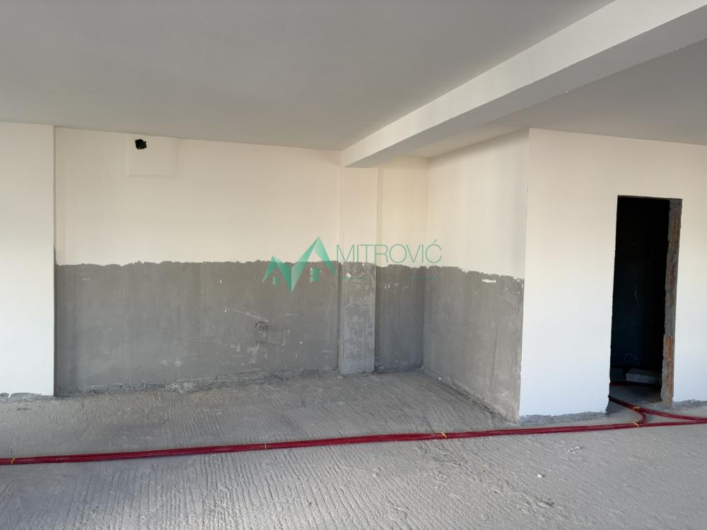 Slika 3 - Lux četvorosoban stan na Salajci-108m2